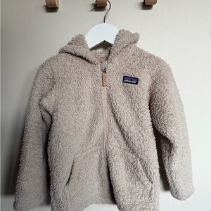 Patagonia Beige 🐻 Fleece Jacket